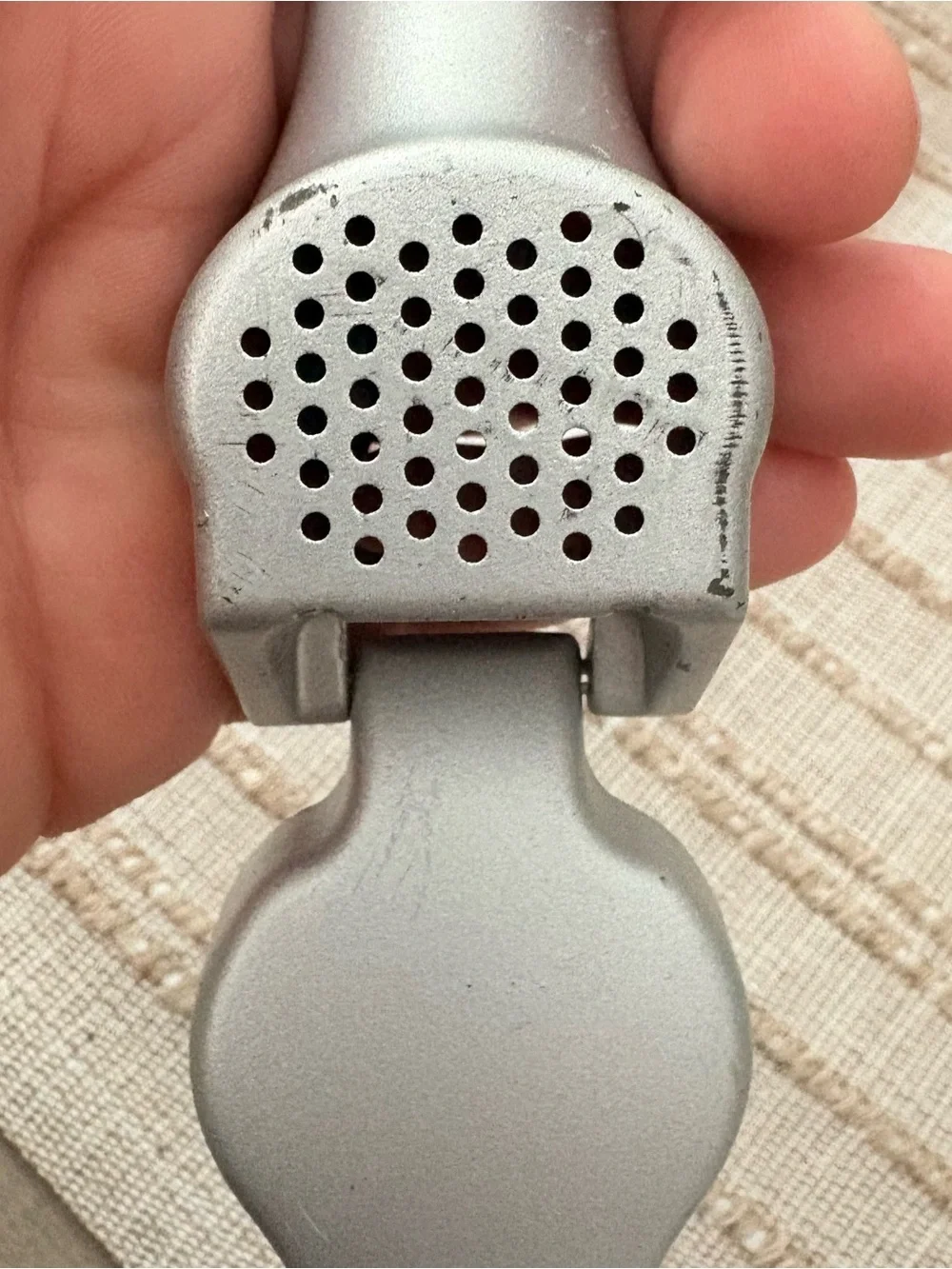 Pampered Chef Garlic Press, Cast Aluminum, Gray, 6